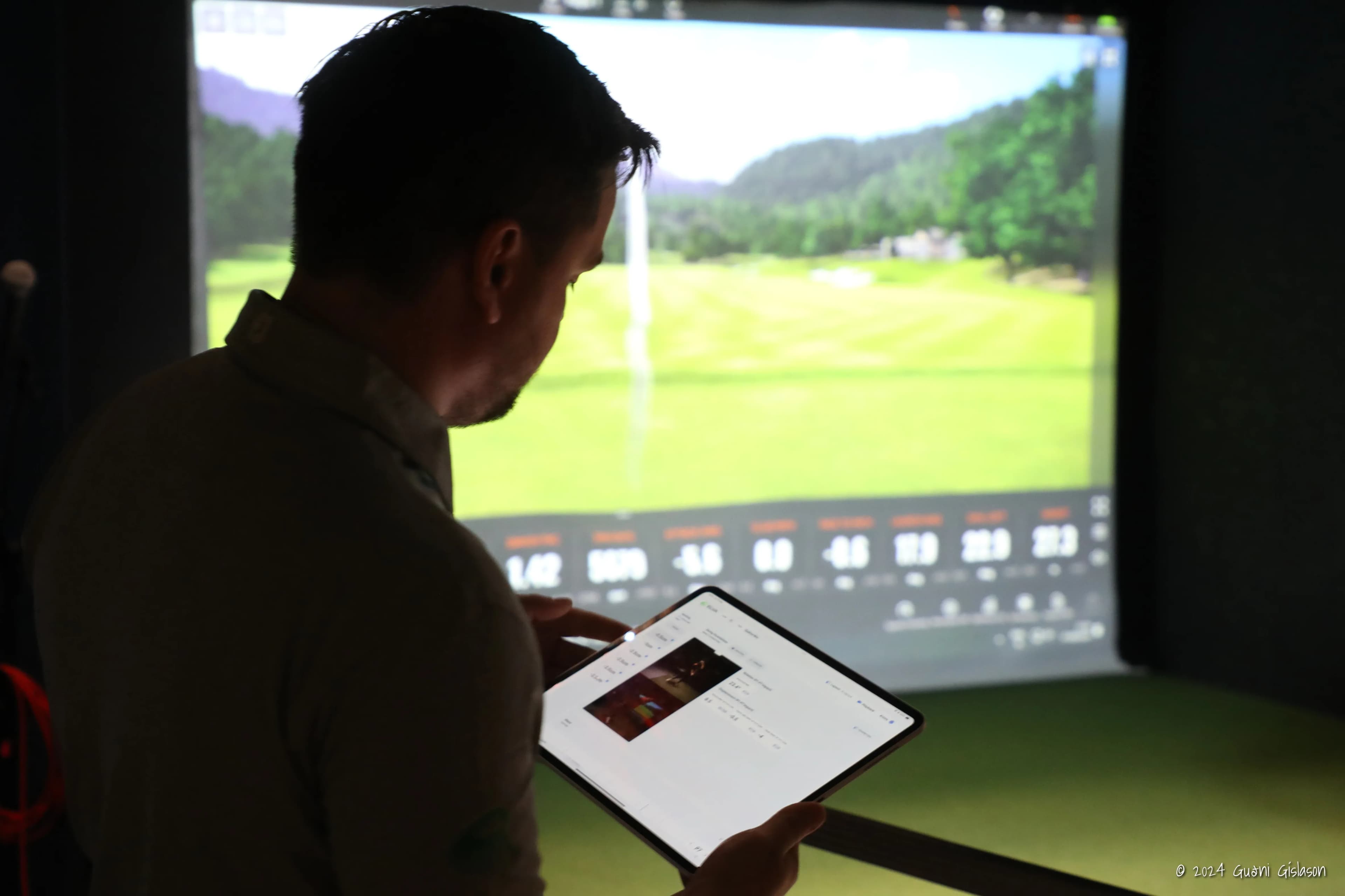 Live motion data during a golf swing